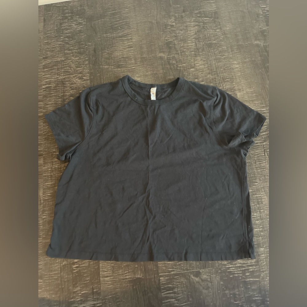 Lululemon tee